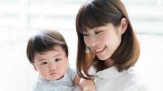 看護師と赤ちゃん画像